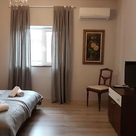 Flat In Varna, Location, Close To Habitación en casa particular Varna