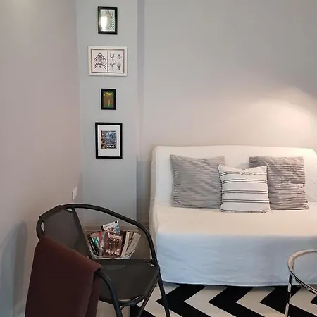 Habitación en casa particular Flat In Varna, Location, Close To *